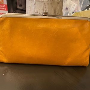 HOBO INTERNATIONAL WALLET LAUREN CLUTCH